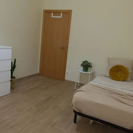 Key Hub - 1-5 Homestay Lisbon