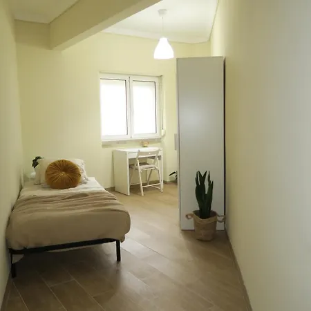 Key Hub - 1-5 Homestay Lisbon